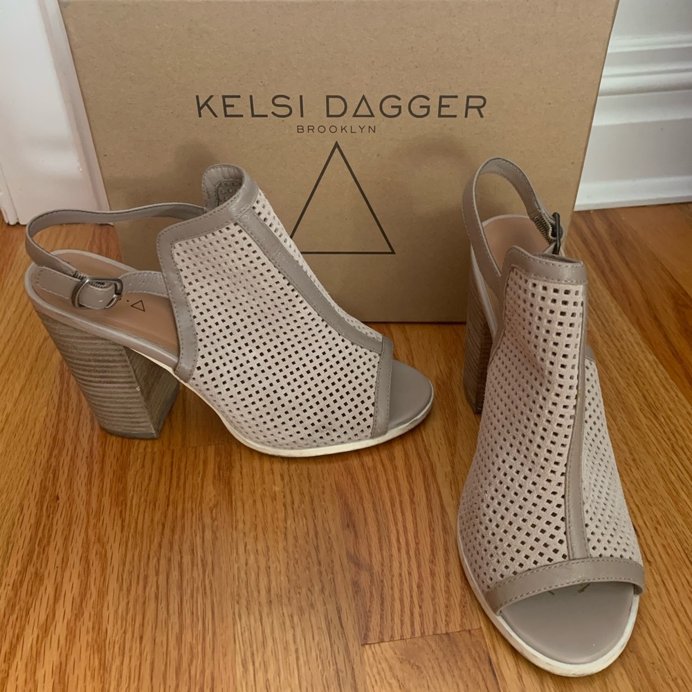 Kelsi Dagger Sandals 8.5 Suede/Heeled asking-back